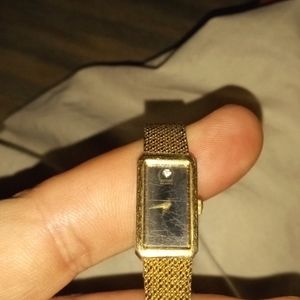 Used woman's SEIKO QUARTZ WATCH